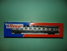 ROCO voiture voyageurs 1ière classe/FOURGON UIC vert/inox 44614-2 (n°1bis)