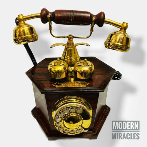 Ancien téléphone rotatif - , en
