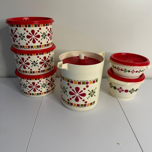 New piece tupperware - new, happy