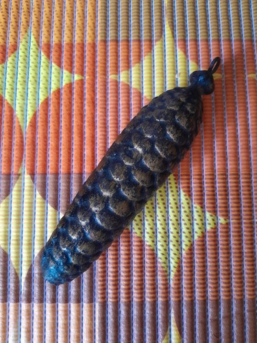 Poids pomme pins - un,