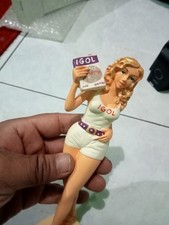 Figurine IGOL huile, statuette
