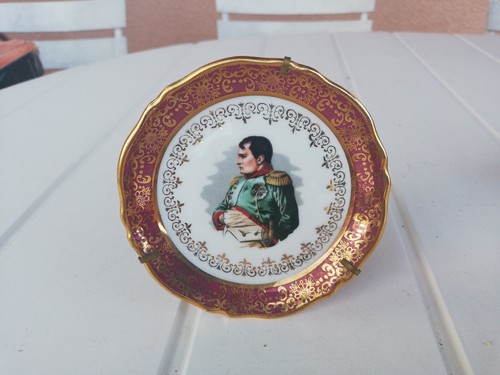 Assiette décorative - assiette, en