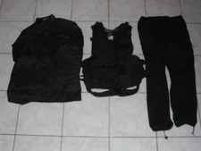 Gilet tactique noir et tenue