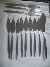 Lot de 11 couteaux à poisson + 1 couteau de service en inox 18/8 "Dalia" TBE