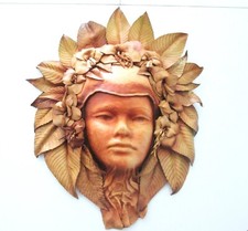 Tres joli masque en cuir