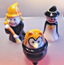 * 1 LOT DE 3 FEVES GEANTES HALLOWEEN  BRILLANTES - Hauteurs : 31 ,39 et 41 mm