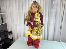 Poupée d'artiste poupée