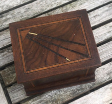 ANCIEN DISTRIBUTEUR / BOÎTE à CIGARETTES bois marqueterie cigarette case