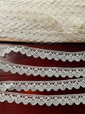 DENTELLE ANCIENNE aux fuseaux - fine bordure en  lin - fait main - 10mètres