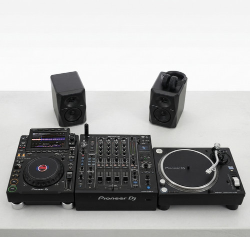 Pioneer miniature - pioneer,