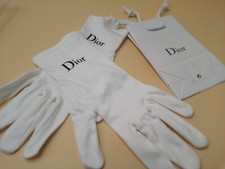 Paire de gants blanc de présentation  Christian Dior logo