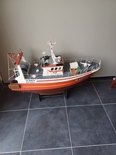 Maquette de bateau De Peche Chalutier Breton  Le Zenith 