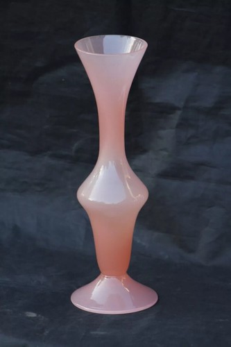 Vase verre opaline - rose, forme