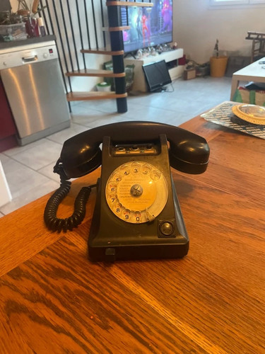 Ancien téléphone - , en