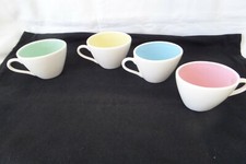 SET 4 TASSES PORCELAINE
