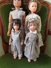 Famille de BELLA 1980-1982 dont Elise et Yves neufs jamais joués