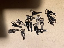 LOT DE 15 ATTELAGES  A BOUCLE