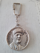 Ancien  Porte clés  Général de GAULLE avec citation, Militaire (pub, portrait)