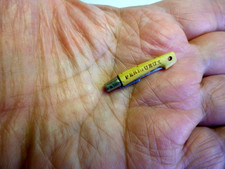 Couteau Miniature NONTRON 32mm  (pub Périgueux)