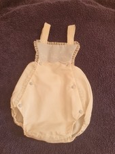 Vêtement ancien d'enfant ou poupon: barboteuse