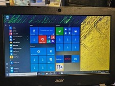 Acer Aspire ES1-132-C007 avec chargeur + souris, pas de batterie