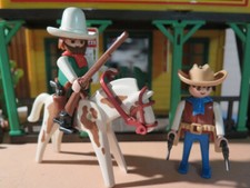 deux cowboys et un cheval PLAYMOBIL ref 3304 complète western en TBE 3958 3479