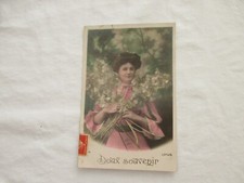 CARTE POSTALE ANCIENNE + - 1900 CPA FANTAISIE JEUNE FEMME ÉLÉGANTE SOUVENIR