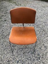 SUITE DE 8 CHAISES MAX STACKER 