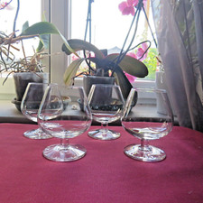 4 verres à cognac ou a liqueur cristal de saint louis signé H 9 cm