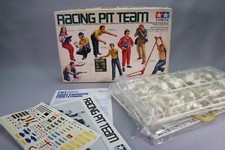 DB052 TAMIYA 2011 Maquette 1/20 Figurine Racing pit team Equipe entretien course