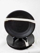Set de 4 assiettes noires et blanches en grès - Fabienne Jouvin - années 90