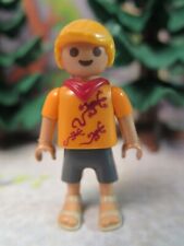 garçon enfant blond gilet