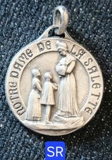 Dépt 38 - Superbe Méd. 18 mm Bronze Argenté - N. D. De La Salette Par O. Ruffony