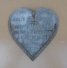 Ancienne plaque mortuaire coeur fonte déco cabinet curiosité memento mori