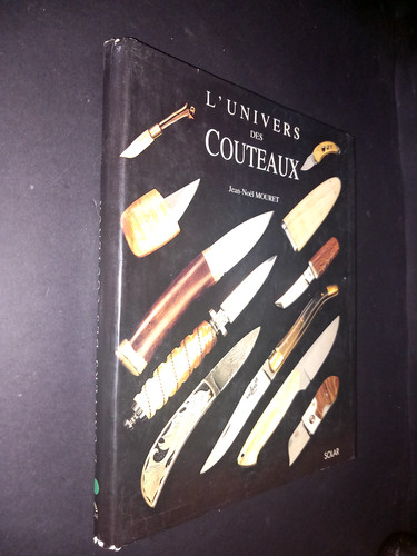 Grand livre univers des - livre, « l'univers