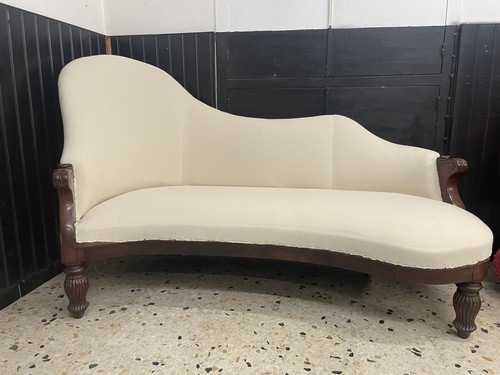 Vends une méridienne - une,