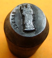 Ancienne matrice /poinçon outil ( A2299) 71g Vierge et l'enfant