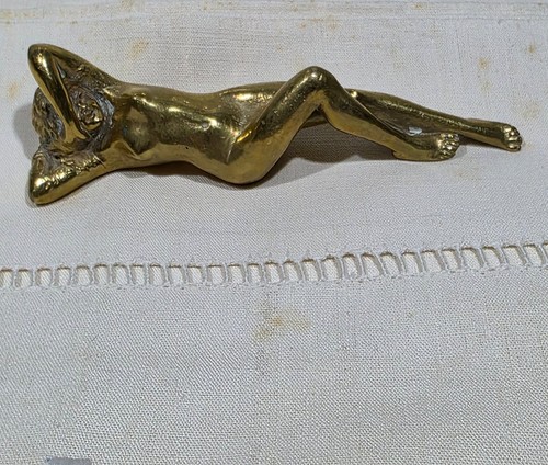 Presse papier femme nue