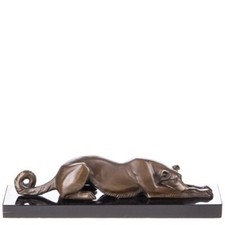 Figurine en bronze Art Déco couché lévrier Sur un marbre noir Signée