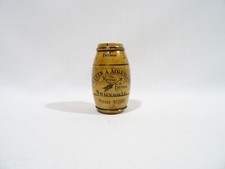 ANCIEN ETUI PORTE AIGUILLE A COUTURE TONNEAU EN BOIS ANCIENT NEEDLE CASE