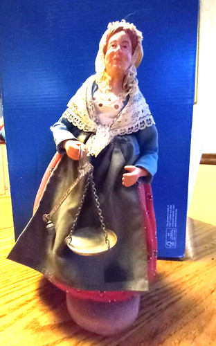 Santon fishmonger woman with - santon,