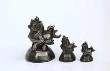 3 poids à opium en bronze