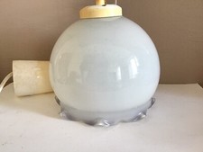 Lustre suspension luminaire En Opaline Blanc/bords Corolle gris