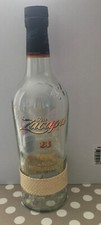 Bouteille vide de rhum Ron Zacapa Centenario
