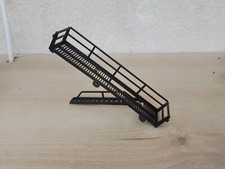 ECHELLE 0 MAQUETTE DECOR DIORAMA. PASSERELLE AVEC ESCALIER. COULEUR NOIR