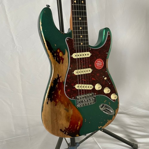 Green relic electric guitar - green, st