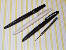 Lot de 3 stylos bille PELIKAN K-80 Colani