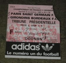 ancien ticket   PSG V BORDEAUX - saison 1983/84