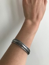 Charmant bracelet manchette en