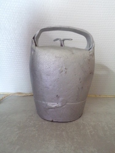 Ancienne cloche fer avec - ancienne,